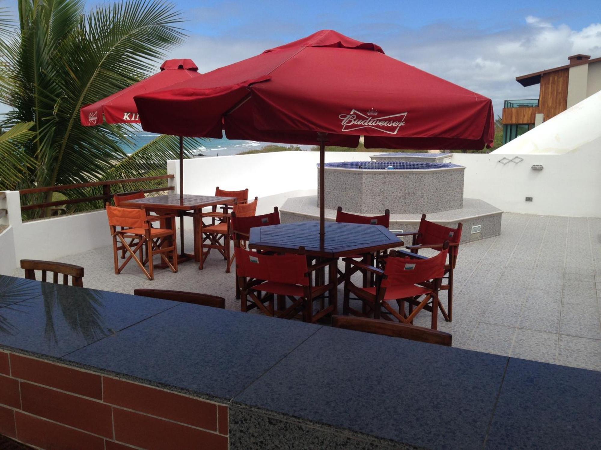 Drake Inn Puerto Villamil Exterior photo